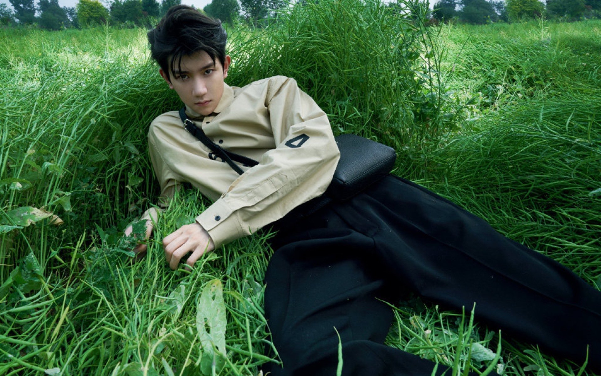 FB体育在线-切尔西客场大胜,逆袭击败对手,继续保持领跑,切尔西客场大胜,逆袭击败对手,继续保持领跑状态