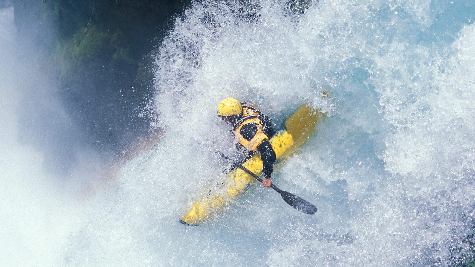 马拉松激情开启，万名跑者奋勇争先，马拉松 现场